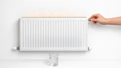 Heizkörper oben heiß, unten kalt: die häufigsten Ursachen und was du sofort tun kannst